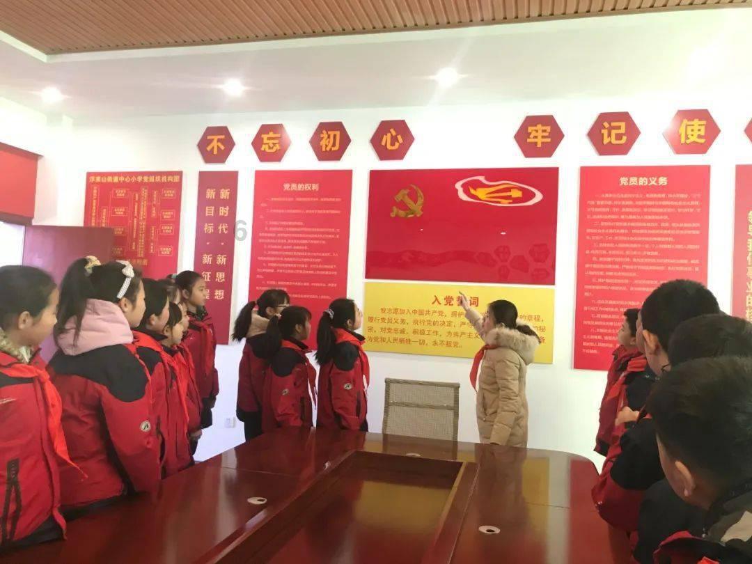 梁洛施谈过往：圈中诸多“港版捞女”，为何嫁豪门的寥寥无几？
