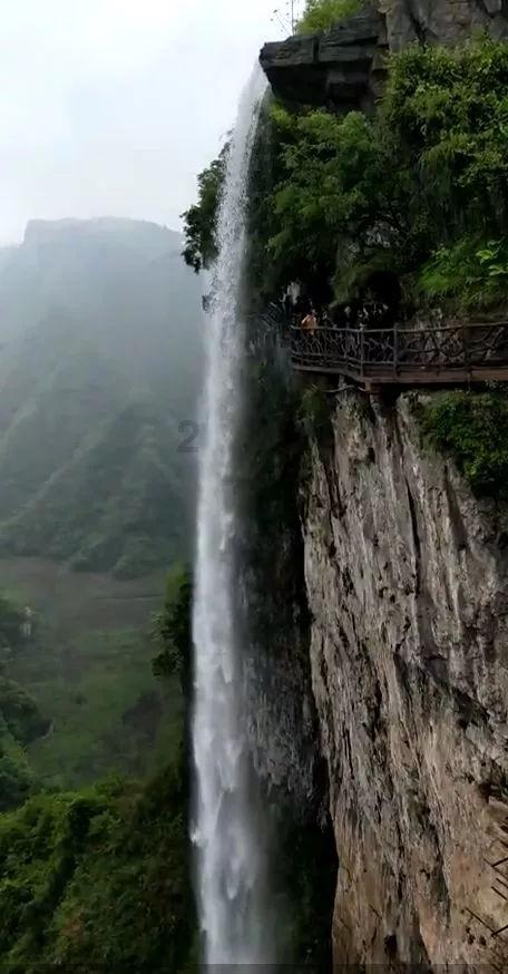 碧江客运部门 积极疏导和安置滞留旅客