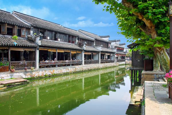 中法60年|一家化妆品公司是如何浇灌中法友谊之花?